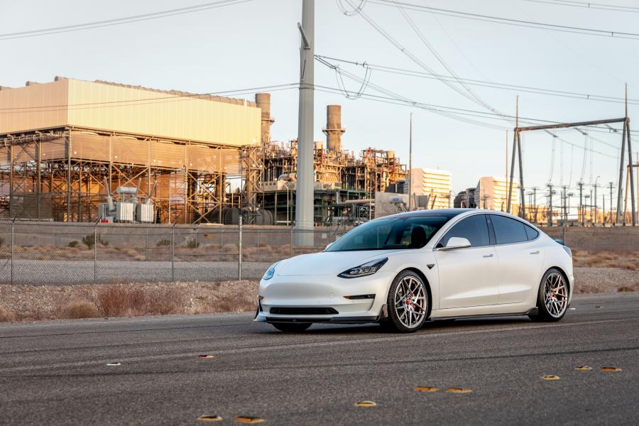  Tesla Model 3 VOLTA by Vorsteiner 2019 года  (фото 17 из 40)